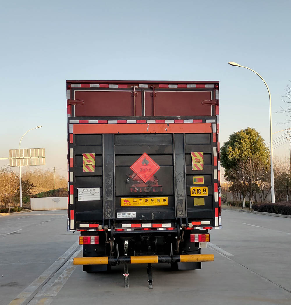 百捷牌QYY5120XRQZZ6易燃?xì)怏w廂式運輸車公告圖片