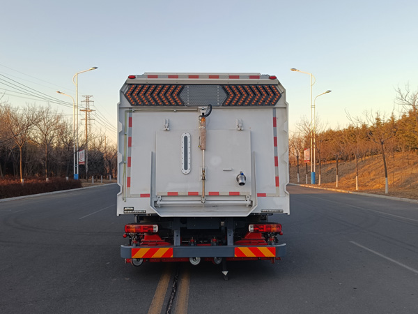 纯电动道路污染清除车图片