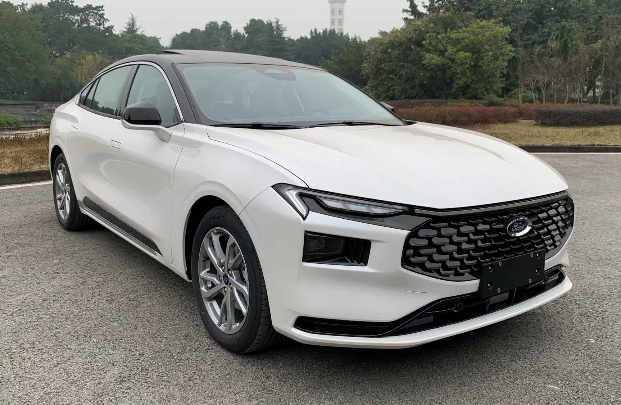 福特牌CAF7151A62轿车图片