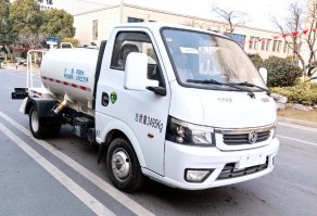 绿化喷洒车