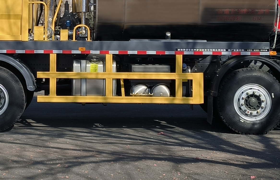 圣工牌HGY5319TFCZ61同步碎石封層車公告圖片