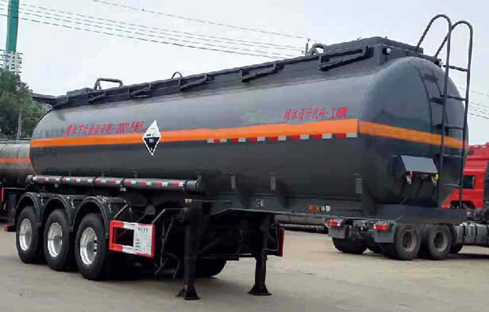 大力牌9.6米31.9吨3轴腐蚀性物品罐式运输半挂车(DLQ9407GFW)