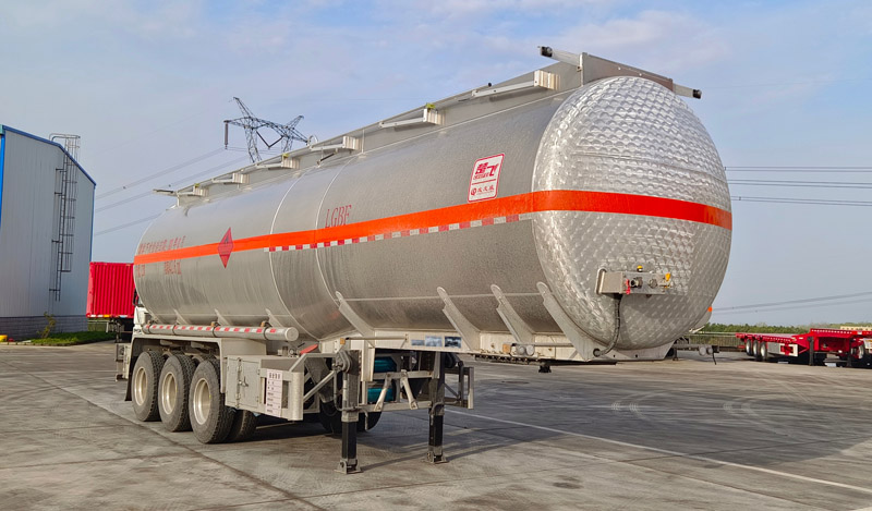 楚飞牌11米33.6吨3轴铝合金易燃液体罐式运输半挂车(CLQ9400GRYBA)
