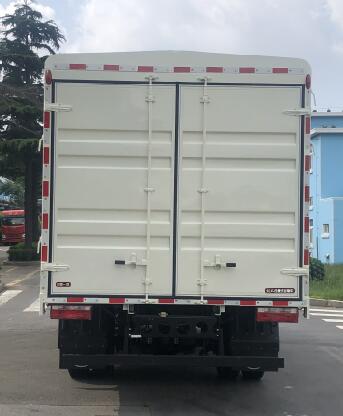 解放牌CA5120CCYP40K46L3E6A84倉柵式運(yùn)輸車公告圖片