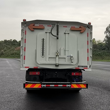 創(chuàng)維牌NJL5180TXSBEV3純電動洗掃車公告圖片