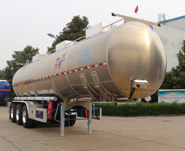 开乐牌11.2米35吨3轴普通液体运输半挂车(AKL9401GPG37)