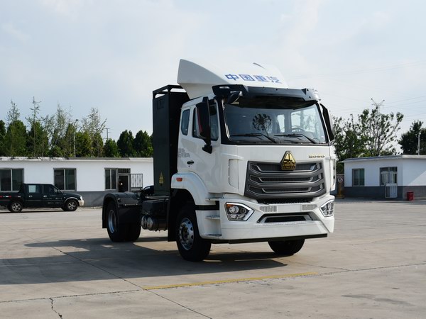 豪沃牌ZZ4187V421JZ1SBEV换电式纯电动牵引汽车图片