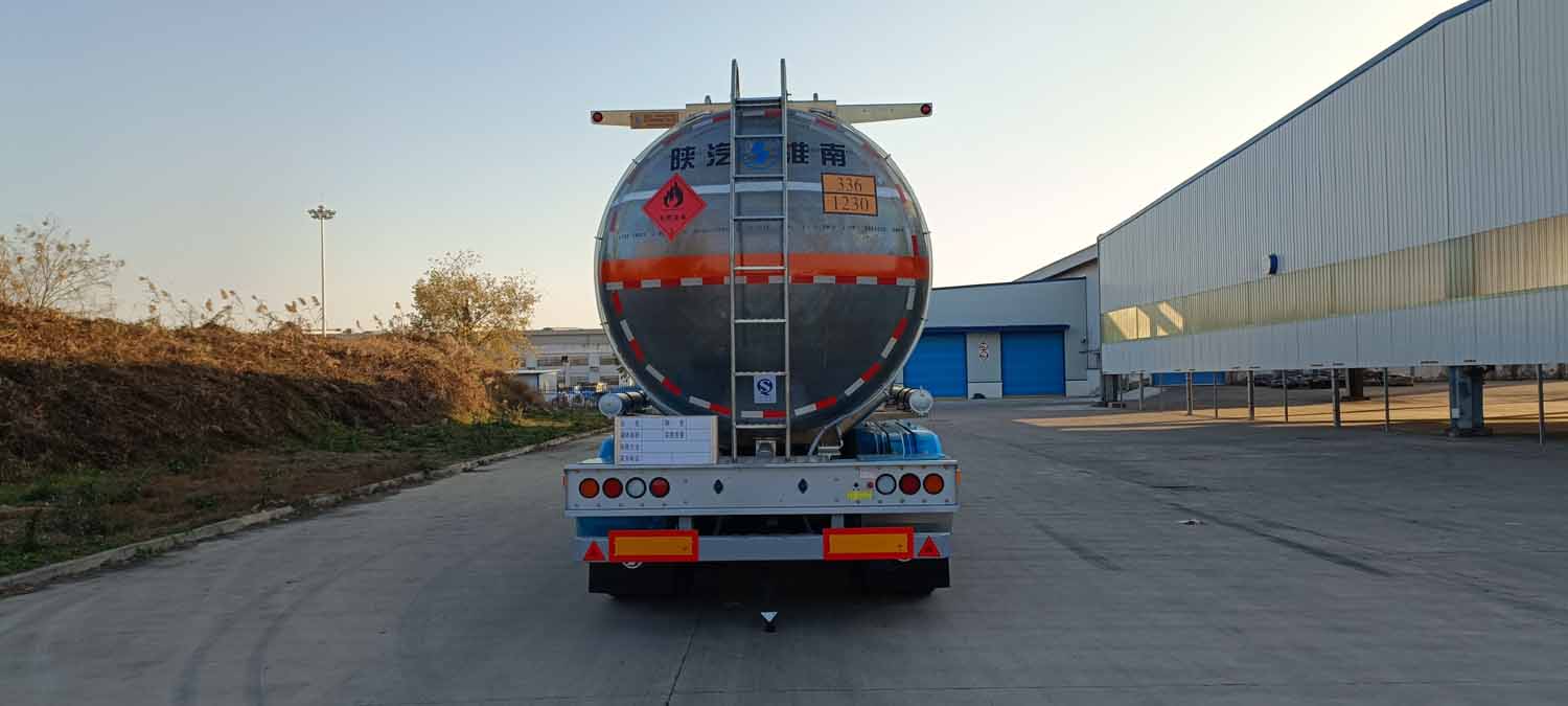 陕汽牌SHN9400GRYP427铝合金易燃液体罐式运输半挂车公告图片
