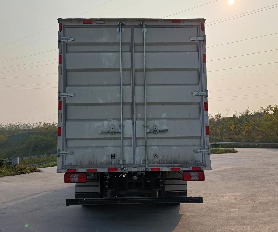 江鈴牌JX5099XXYTKH26廂式運輸車公告圖片