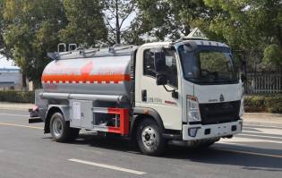 运油车