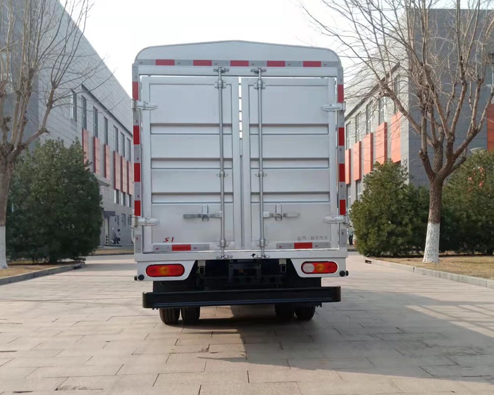 山汽牌YTQ5031CCYWHQ302倉柵式運(yùn)輸車公告圖片