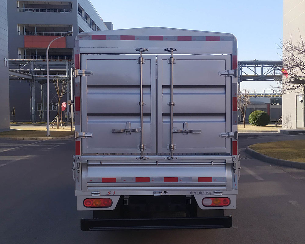山汽牌YTQ5031CCYWHQ302倉柵式運(yùn)輸車公告圖片