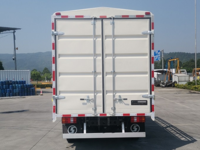 陜汽牌YTQ5042CCYJEEV338純電動(dòng)倉柵式運(yùn)輸車公告圖片