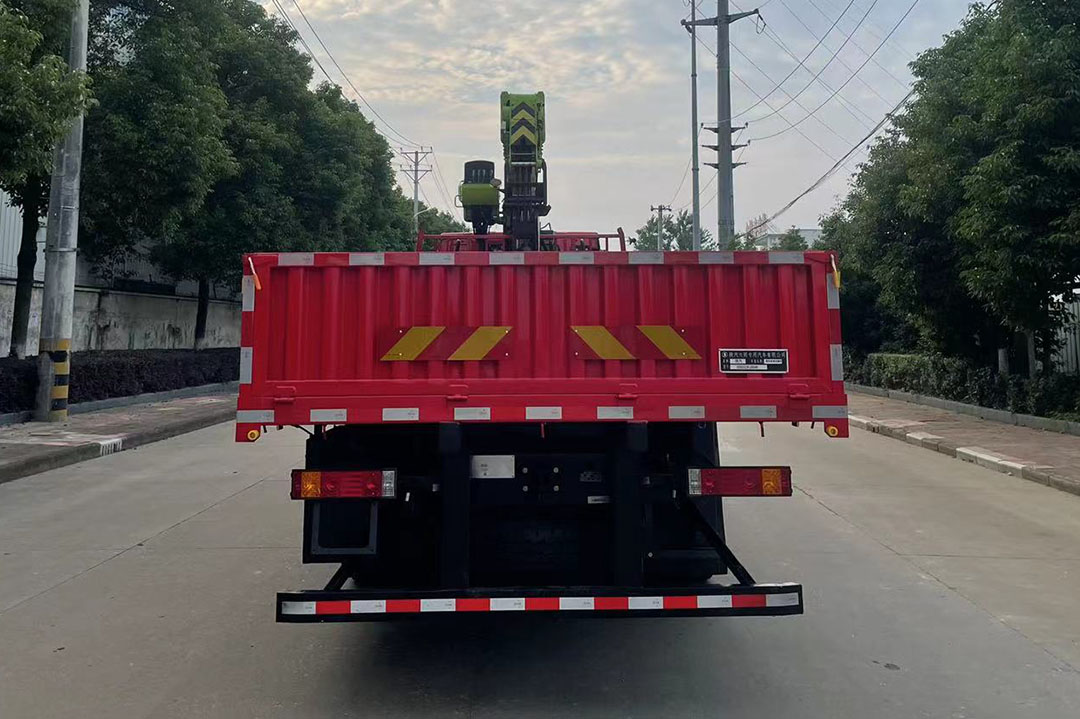 陜汽牌SXD5259JSQ4B隨車起重運(yùn)輸車公告圖片