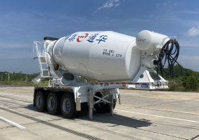 混凝土搅拌运输半挂车