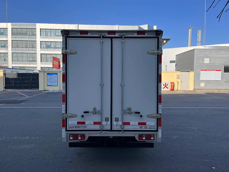 雷馳牌HLD5040XXYBEV純電動廂式運輸車公告圖片