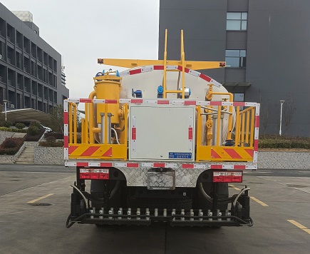 程力威牌CLW5180GLQ6WS瀝青灑布車公告圖片