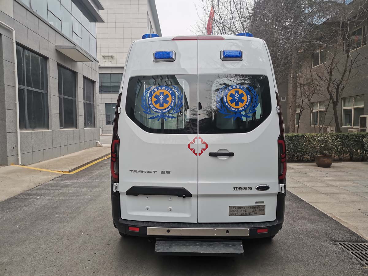 藍(lán)港牌XLG5031XJH60救護(hù)車公告圖片