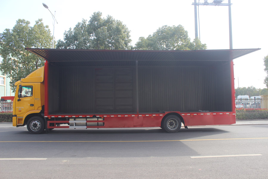 權(quán)駿牌JJJ5181XYKHFC6翼開(kāi)啟廂式車(chē)公告圖片