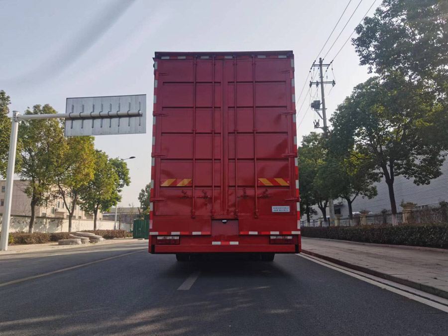 權(quán)駿牌JJJ5181XYKHFC6翼開(kāi)啟廂式車(chē)公告圖片