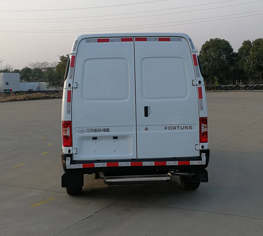 晶马牌JMV5040XXY6B厢式运输车公告图片