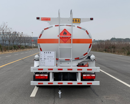 欧曼牌HFV5121GJYEQ8加油车公告图片