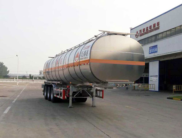 万事达牌11.7米33.5吨3轴铝合金易燃液体罐式运输半挂车(SDW9407GRYA)