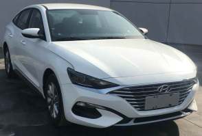 北京现代牌BH7141CAAS型轿车