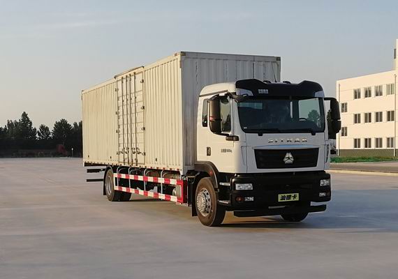 汕德卡牌ZZ5186XXYN711GF1廂式運(yùn)輸車(chē)公告圖片