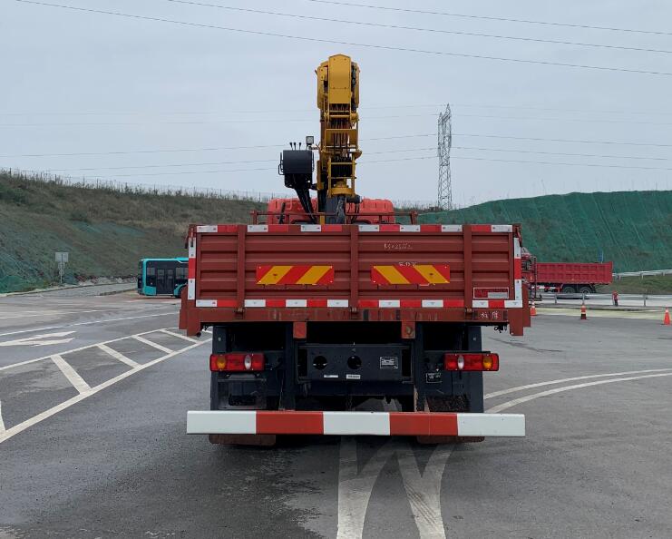 大運牌DYQ5183JSQD6AC隨車起重運輸車公告圖片