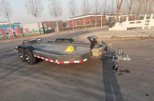 中置轴挂车
