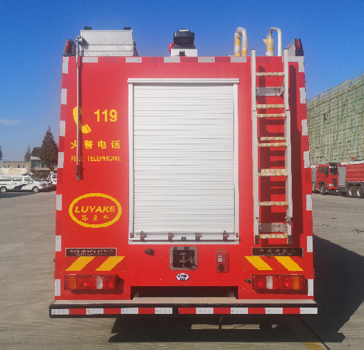 路亚科牌LXF5190GXFPM80/SDK泡沫消防车公告图片