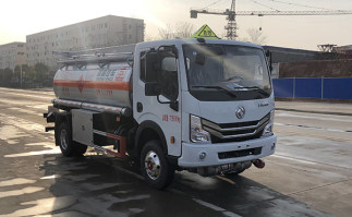 运油车