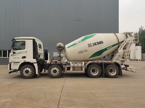 徐工牌XZS5317GJBC7N混凝土攪拌運(yùn)輸車公告圖片