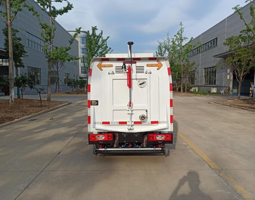 愛(ài)瑞特牌ART5032TXSS29BEV純電動(dòng)洗掃車公告圖片