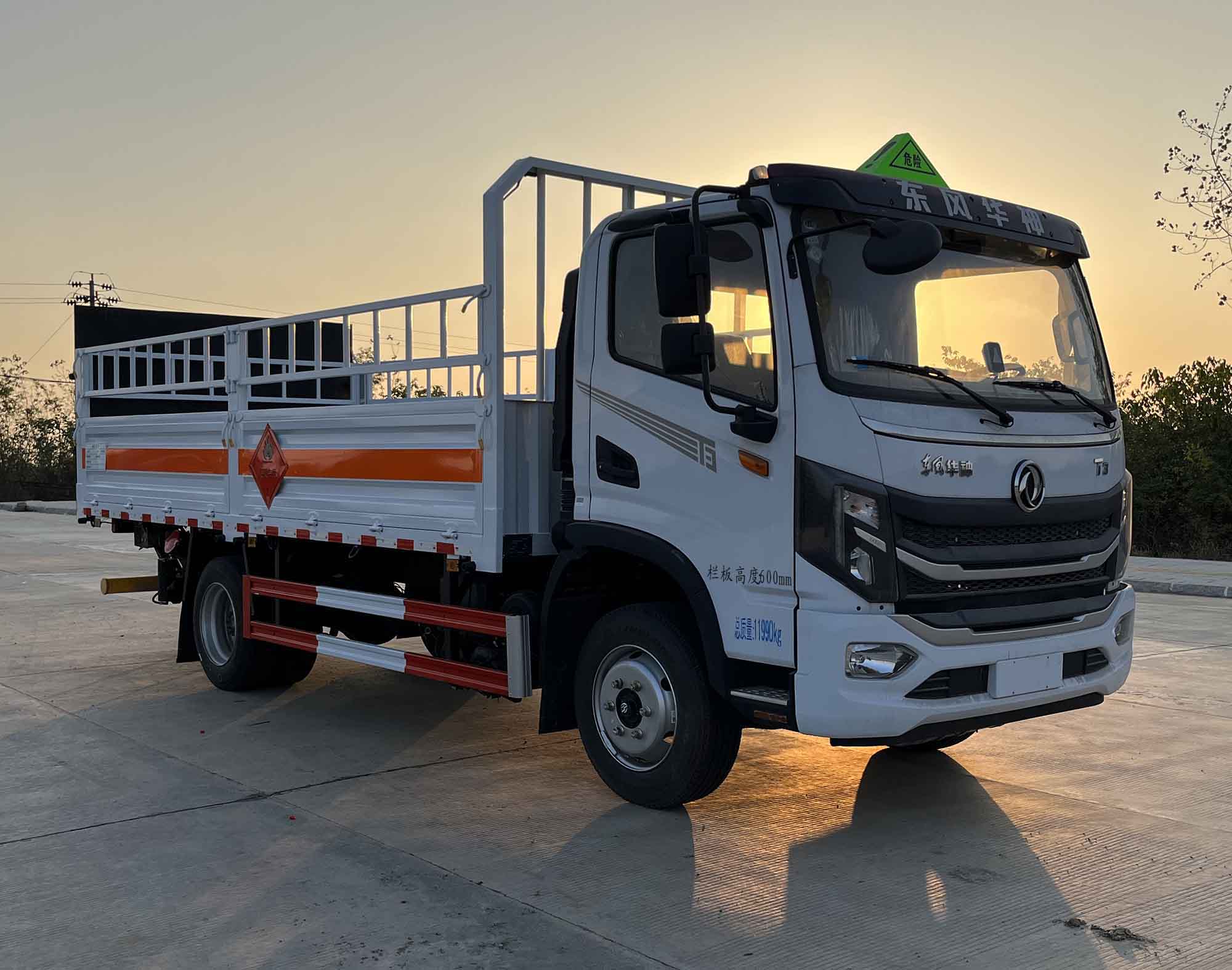 楚勝牌CSC5126TQPEH6氣瓶運輸車公告圖片