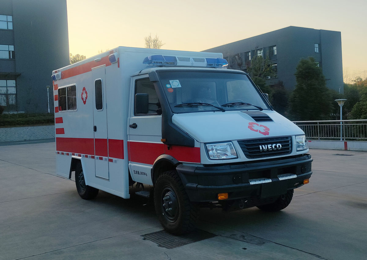 CLW5044XJHCDP 程力威牌救护车图片