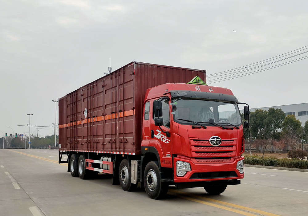 百捷牌QYY5321XZWCA6雜項危險物品廂式運(yùn)輸車公告圖片