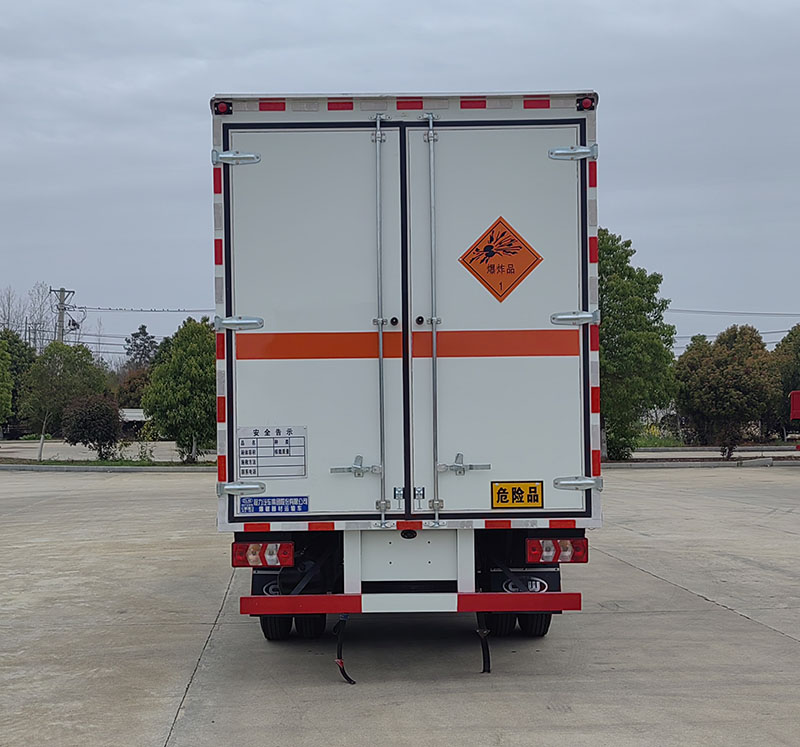 程力牌CL5045XQY6BXW爆破器材運輸車公告圖片