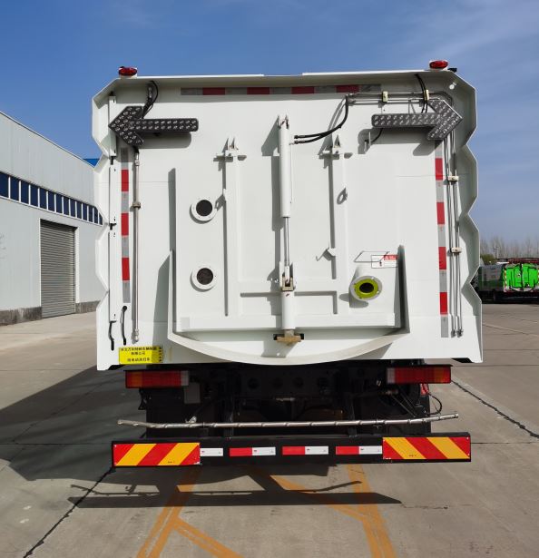 富巖汽車牌HWL5182TXSBEV純電動(dòng)洗掃車公告圖片