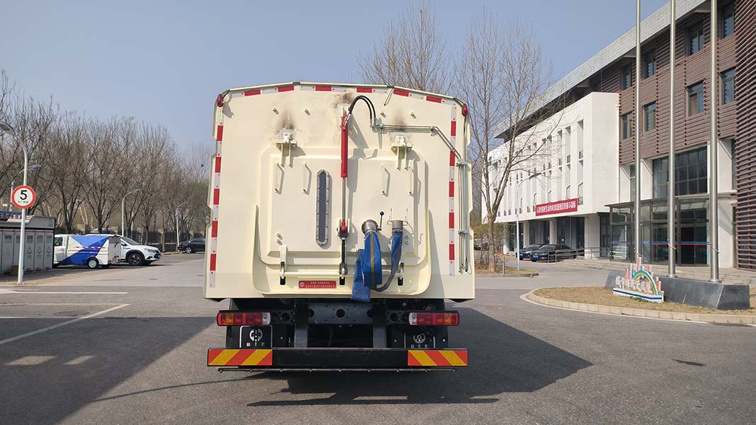 亞潔牌BQJ5180TXSBJBEV純電動(dòng)洗掃車公告圖片