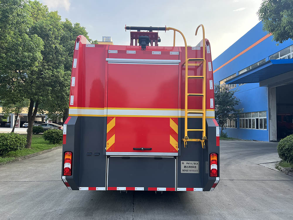 捷達消防牌SJD5382GXFPM180/BCA泡沫消防車公告圖片