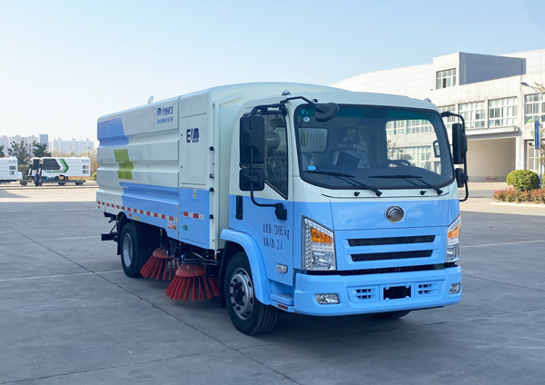 宇通牌YTZ5121TSLD0BEV纯电动扫路车公告图片