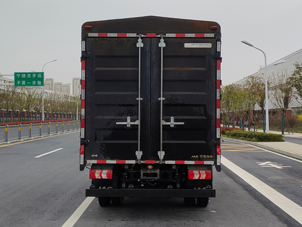 江淮牌HFC5046CCYEV1純電動倉柵式運輸車公告圖片