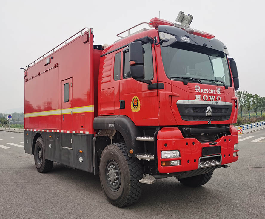 DMT5140TXFTZ5500型通信指挥消防车图片