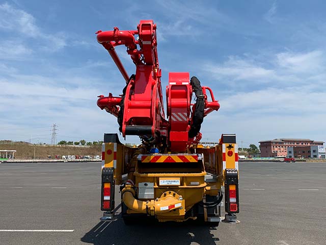 三一牌SYM5465THBPHEV插電式混合動力混凝土泵車公告圖片