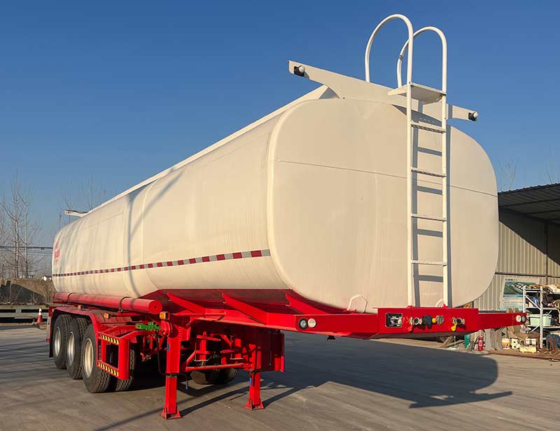 成事达牌9.6米32.7吨3轴普通液体运输半挂车(SCD9400GPG)