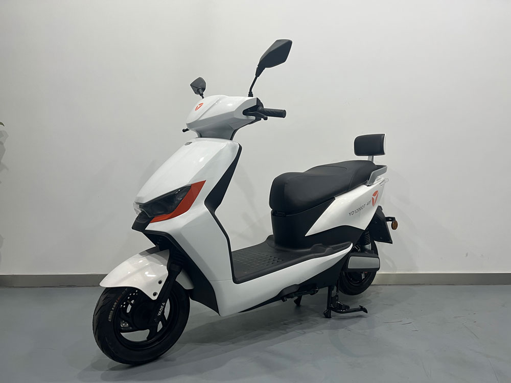 雅迪牌YD1200DT-40F电动两轮摩托车公告图片