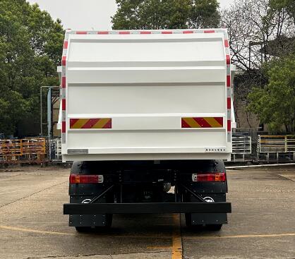 普羅科牌BJ5183ZXLE6-P1廂式垃圾車公告圖片