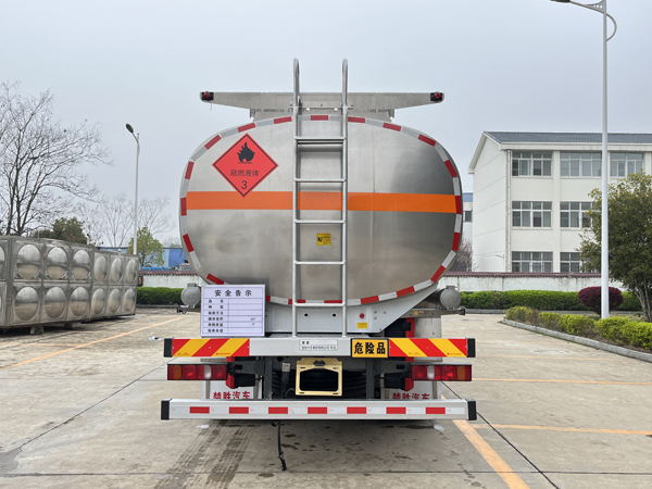 楚勝牌CSC5268GYYLZK6鋁合金運(yùn)油車(chē)公告圖片